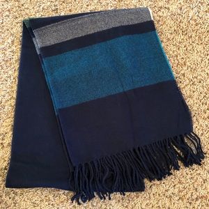 Women’s winter scarf in navy and turquoise, NWT